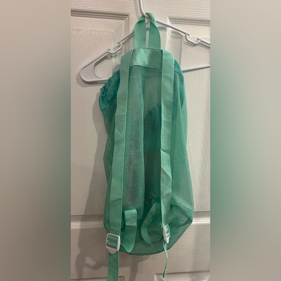 New Mesh Fold Up Beach Bag/Backpack - Picture 5 of 8